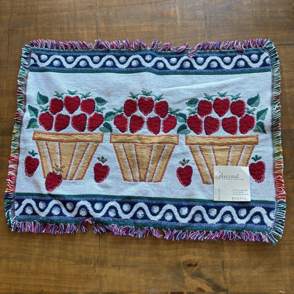Vintage 1998 Strawberry Woven Placemat-Baskets-Fringe-Cloth-13"x18"-NWT-Farm